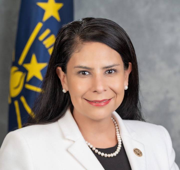 La senadora estatal de Indiana, Cyndi Carrasco, nombrada Exalumna Destacada de la Preparatoria Canutillo 2025