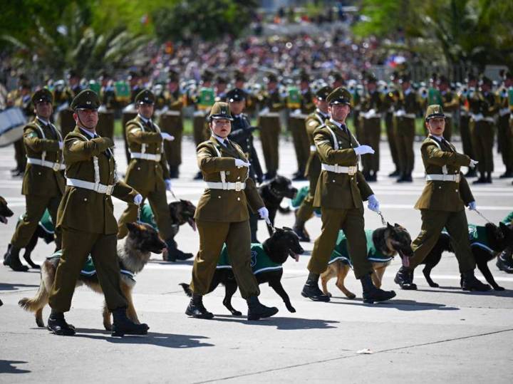 Parada militar cierra actos oficiales por independencia en Chile