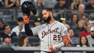 Yankees fans give Gleyber Torres warm welcome in return to Stadium
