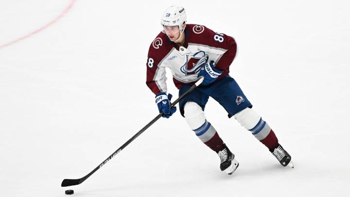 Mailbag: Necas' future with Avalanche; potential sleeper destination for Crosby 