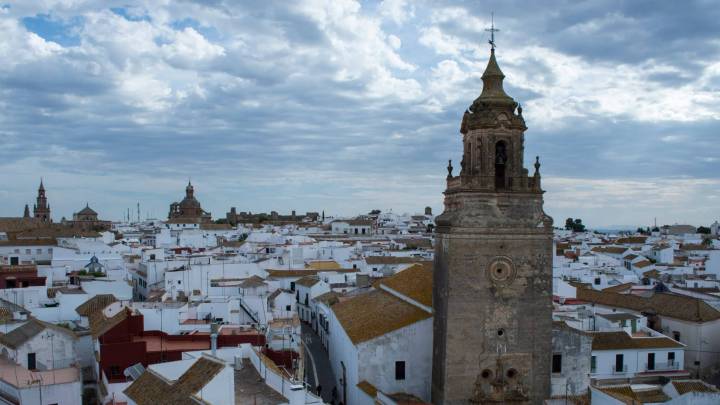 Carmona declara un día de luto oficial tras el trágico tiroteo en la urbanización Los Nietos