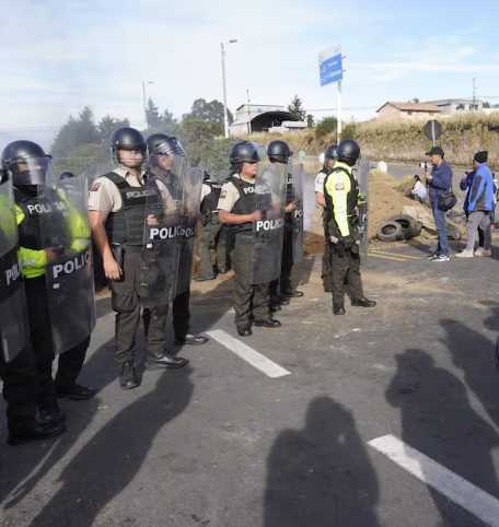 Paro nacional en Ecuador avanza: seis provincias con bloqueos viales mientras aumenta el impacto económico