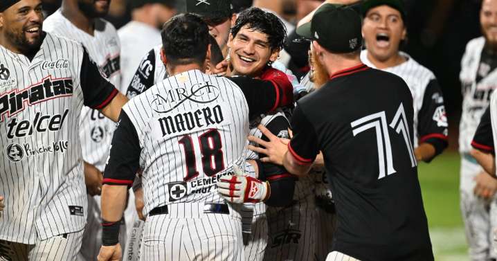 EN FOTOS: Piratas de Campeche ponen un pie en Serie del Rey al vencer a Diablos Rojos del México en el Galeón
