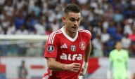 [Video] Santos Borré 'botó' un gol inexplicable en Inter vs Gremio
