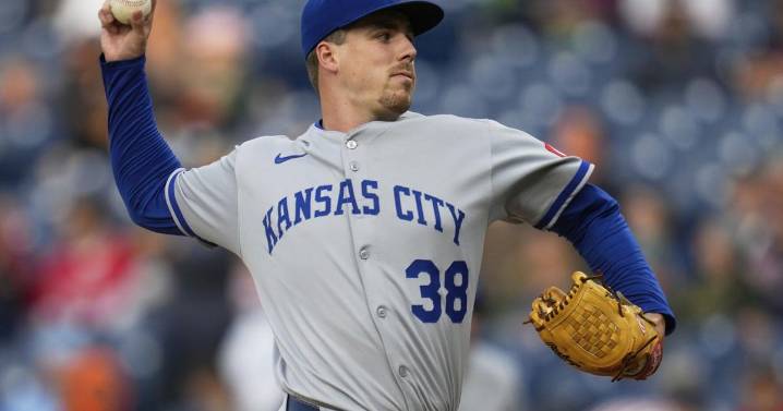Royals' Ryan Bergert headed to Injured List with forearm tightness