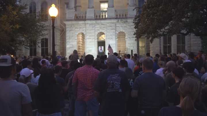 Hundreds gather for prayer vigil in Bell County to honor life of Charlie Kirk