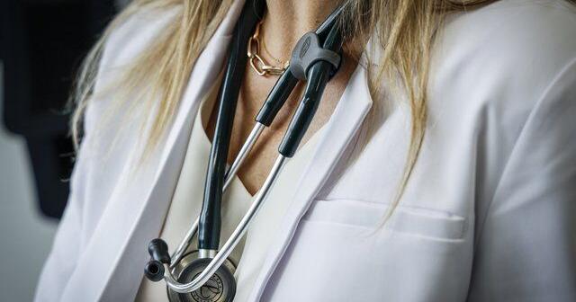 Medical associations 'relieved' as school accreditation splits from U.S.