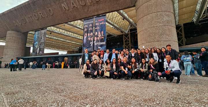 Alumnas y alumnos de excelencia de la UMSNH asisten al evento “México, Siglo XXI”