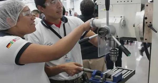 Empresas en SLP deben diferenciarse por buenos salarios: Aderiac