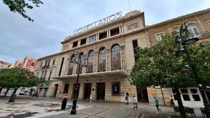 El motivo por el que el Teatro Jovellanos de Gijón baja el telón: "Del siglo XXI"