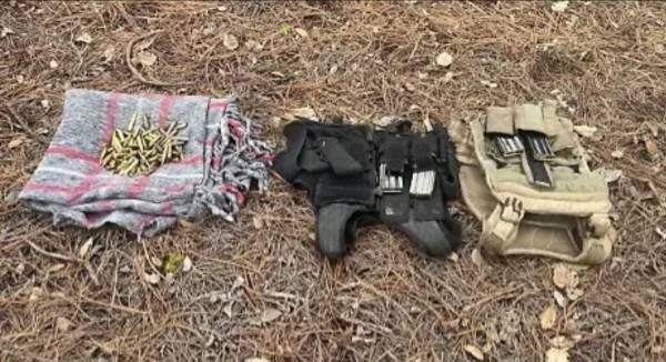 Decomisan cartuchos, cargadores y chalecos antibalas en Guadalupe y Calvo