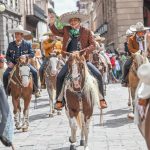 ENCABEZA RICARDO GALLARDO DESFILE CONMEMORATIVO DE LA INDEPENDENCIA DE MÉXICO