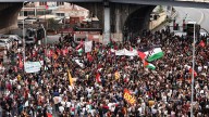 Miles de ciudadanos de 80 ciudades de Italia salen a la calle a manifestarse contra el genocidio en Gaza: "Bloqueemos todo"