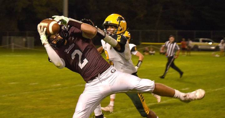 Gloversville football falls to Ravena-Coeymans