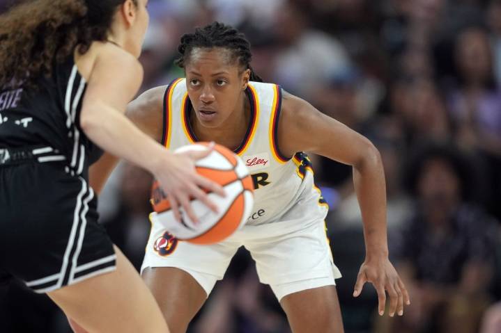 Deadspin | No Caitlin Clark or Angel Reese as Sky visit Fever