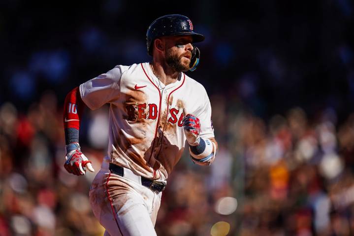 Deadspin | Clinging to final wild card spot, Red Sox start series in Tampa