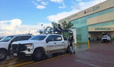 Detienen a una mujer vestida de enfermera con arma de fuego en el Hospital General de Culiacán