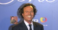 Raphael y Julio Iglesias, que ha cumplido 82 años, y el conflicto que hubo entre ellos