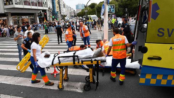 El hombre de 75 años ingresado por el atropello múltiple de Juana de Vega, en A Coruña, sale de la UCI tras una semana