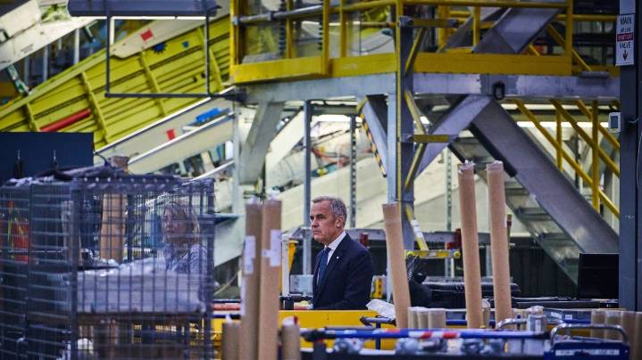 Democrats plan to force Senate vote on Trump's tariffs on Canada and Brazil