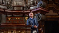 Dan Brown: "Estoy convencido de que la conciencia humana sobrevive a la muerte del cuerpo"