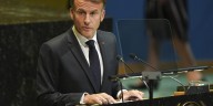 UN traffic in New York is so bad that Emmanuel Macron couldn't even cross the street while talking to Donald Trump on the phone