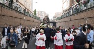 Las históricas imágenes de la peregrinación de la Virgen de Las Angustias a los barrios obreros de Valladolid