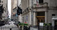 Wall Street cotiza al alza en espera de datos de empleo en EU; BMV avanza