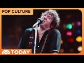 Jeremy Allen White Rocks Out in New ‘Springsteen’ Clip