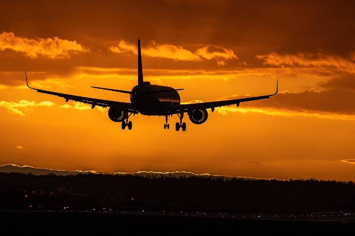 Indian Extends Airspace Ban On Pakistani Aircraft Till Oct 24