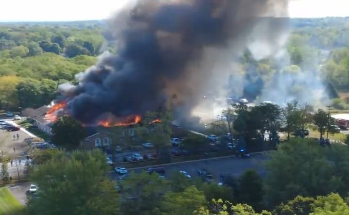 Tiroteo en iglesia mormona en Michigan deja un muerto, además del atacante, y nueve heridos; el lugar, en llamas