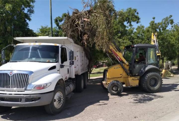 Continúan rehabilitando caminos y espacios públicos en La Paz como parte del programa “Reconstruyendo la Paz”