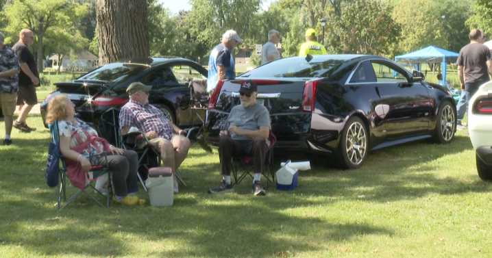 Oshkosh marks 135th Labor Day tradition with classic car show and picnic