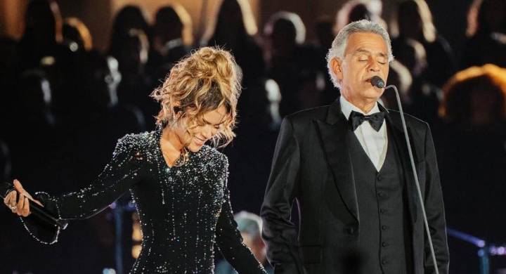 Karol G brilló en histórico concierto en El Vaticano junto a Andrea Bocelli
