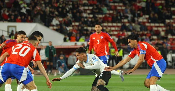 En vivo: la Roja iguala ante el Uruguay de Marcelo Bielsa, y no pudo evitar ser la última en Sudamérica