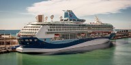 El crucero más grande del mundo entra al mar por primera vez y comenzará a operar en 2026