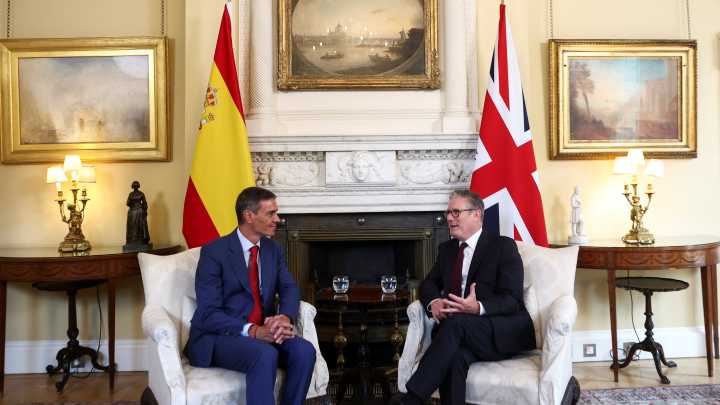 Pedro Sánchez reúnese con Starmer para pechar un acordo de cooperación estratéxica