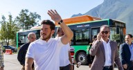 Samuel García entrega 140 nuevos camiones para mejorar movilidad en NL