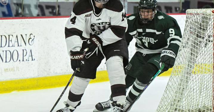 Union men's hockey picked fifth in the ECAC Hockey coaches preseason poll; Buhr honored