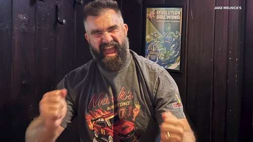 Jason Kelce kicks off first NFL Sunday in Chicago's Gold Coast at Jake Melnick's Corner Tap