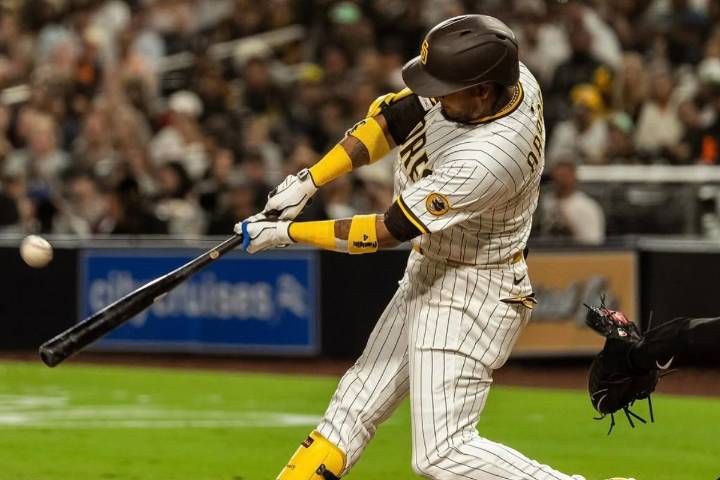 Luis Arráez triplica de nuevo y batea sobre .350 en los últimos 7 juegos