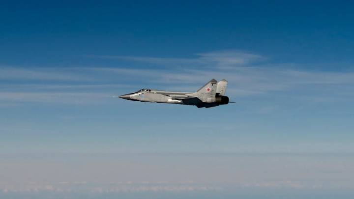 Putin’s pilots who invaded Nato airspace taunted Western jets with cheeky WAVE as full details of stand
