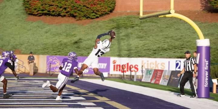 Dickens throws for career-high 582 yards, 6 TDS; Western Carolina beats Samford 50