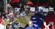 Gobierno revoca TPS para un cuarto de millón de venezolanos