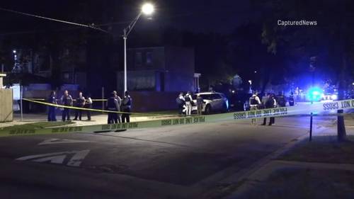 Chicago shooting: Off-duty Broadview officer shoots man with knife in Greater Grand Crossing, police say