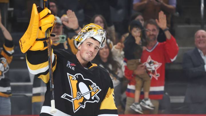 Fleury bids emotional farewell in last game with Penguins