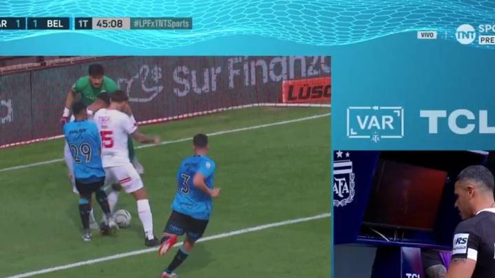 Polémica en el Estadio Chiqui Tapia: insólito gol anulado a Belgrano contra Barracas Central