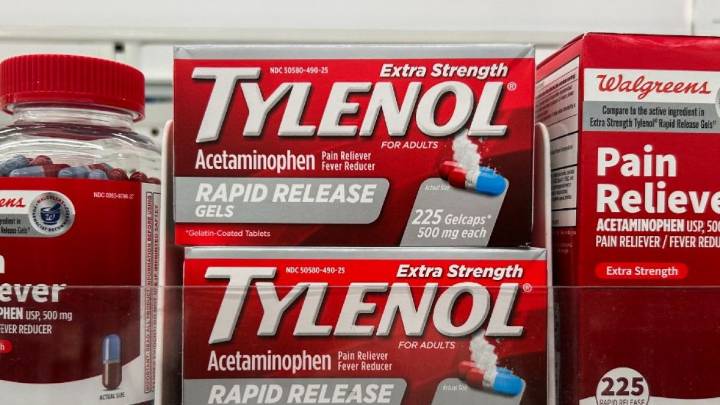Trump dice a las embarazadas que no tomen Tylenol 'a menos que sea absolutamente necesario'