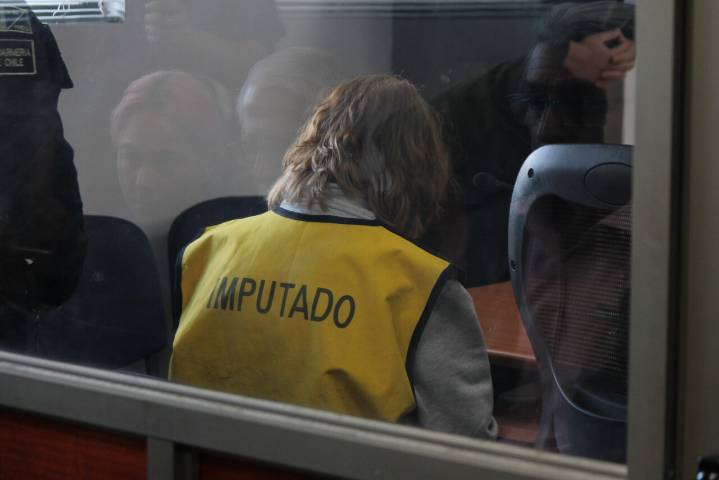 Doble parricidio en Chiguayante: Amplían detención de mujer acusada de disparar y matar a sus hijos de 35 y 39 años