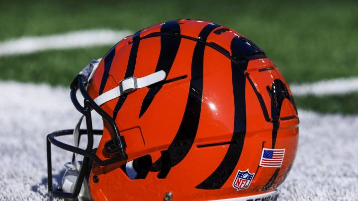 Bengals sign Mike Pennel to active roster, place Lucas Patrick on IR